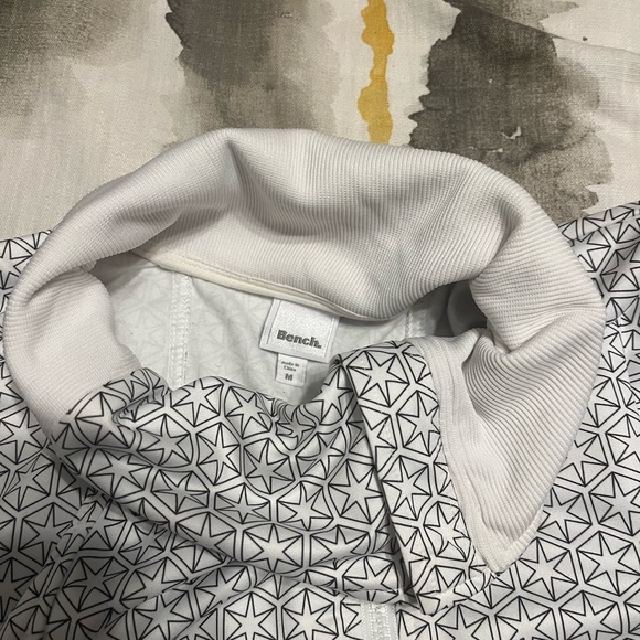 Like new Bench ladies zip up sweat shirt. Never worn. Very pretty on. - Picture 2 of 3